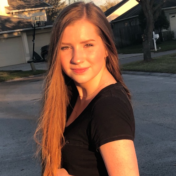 Meet your Posher, Bailey - Picture 2 of 2